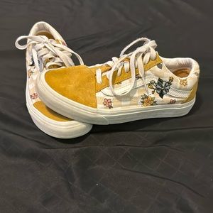 Women’s Vans size 7.5 yellow and floral vans